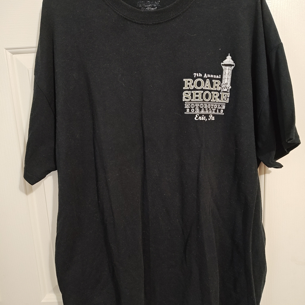 Gildan Black Roar on the Shore T-Shirt